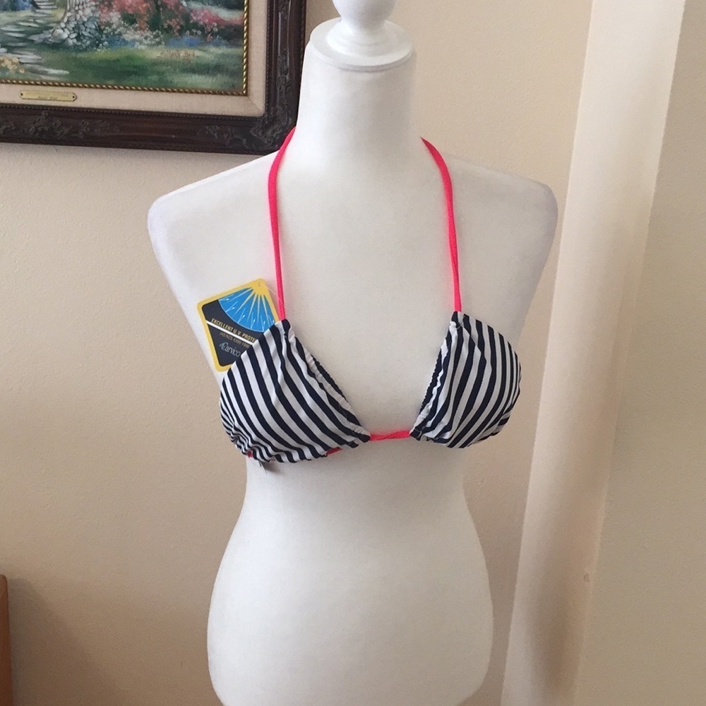 S Fableticsโ Bikini Top B01 722